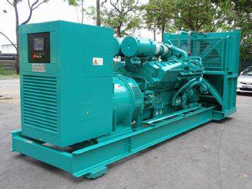 蓝山如何选择适合 100KW 发电机的电缆长度？