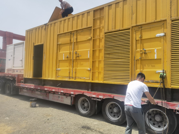 蓝山除了负载情况和发动机维护，还有哪些因素会影响 200kw 柴油发电机的油耗？