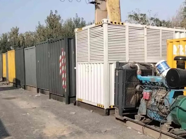 蓝山200KW柴油发电机机组每小时油耗是多少?