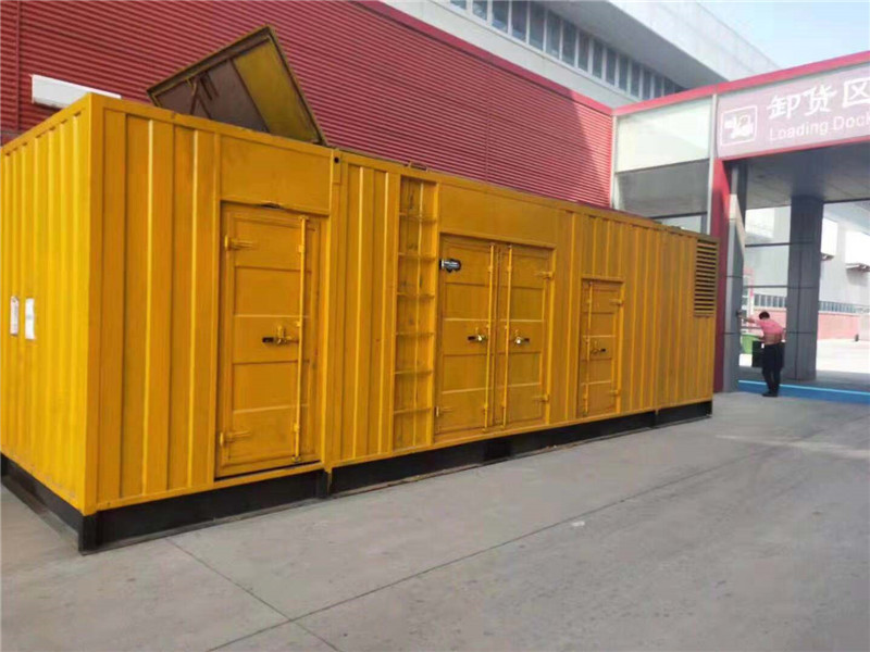蓝山柴油发电机组预热机油时需要注意哪些安全事项？